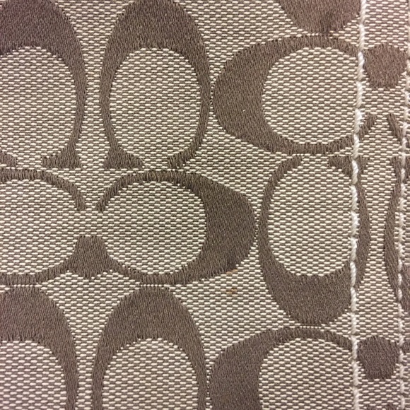 Classic coach handbag in two tone brown - Picture 8 of 8